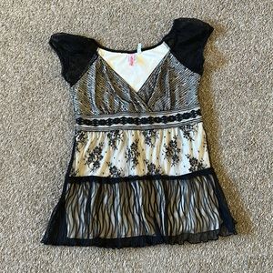 b&w vintage lace blouse